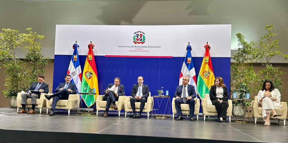 El presidente de la CNI, Gonzalo Morales, participa en Sto.Domingo del Encuentro Empresarial Dominico–Boliviano “Del corazón de Sudamérica al corazón del Caribe”, impulsando nuevas oportunidades de comercio e inversión entre Bolivia y la República Dominicana
#EncuentroEmpresarial