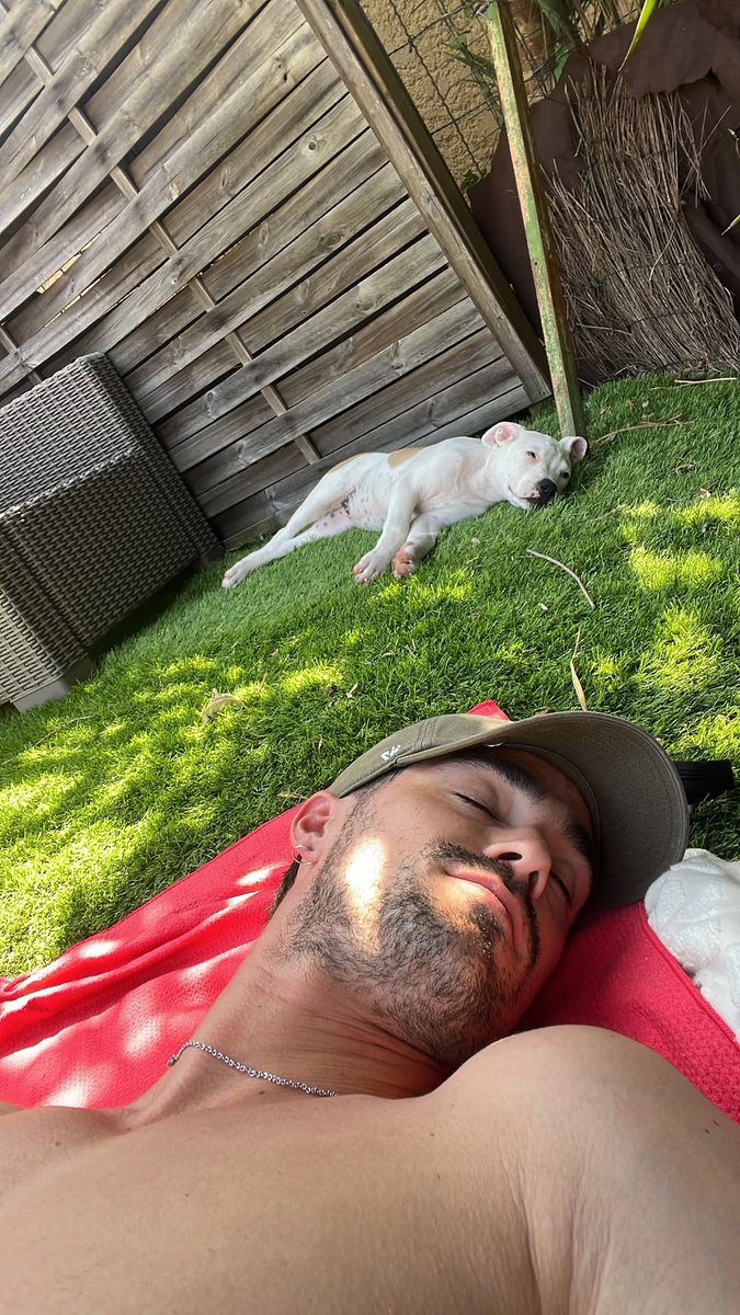Woke up early to get a morning workout in.
Spending a few hours outside. Getting a nice tan. The wifey approves.

Spottie is staying in the shade. She is living her best life
