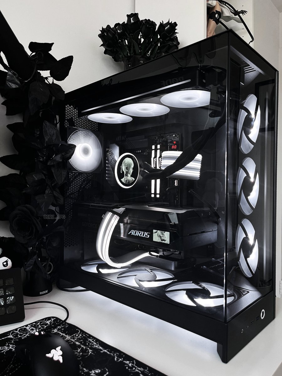 my new PC 🖤 thank you endlessly to my incredible community for making this possible