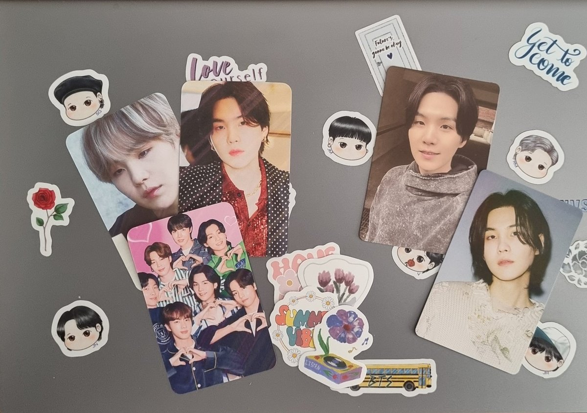 Feedback super positivo para a Thai <a href="/collectvante/">Thai⁷ ⊙ ⊖ ⊜ ᴀʀɪʀᴀɴɢ</a> que enviou esses queridos bem embalados e com alguns brindes do Suga e OT7 💜💜💜
Completei os pc das 2 versões dos do D-DAY e incluí mais um POB na minha pequena coleção 😍