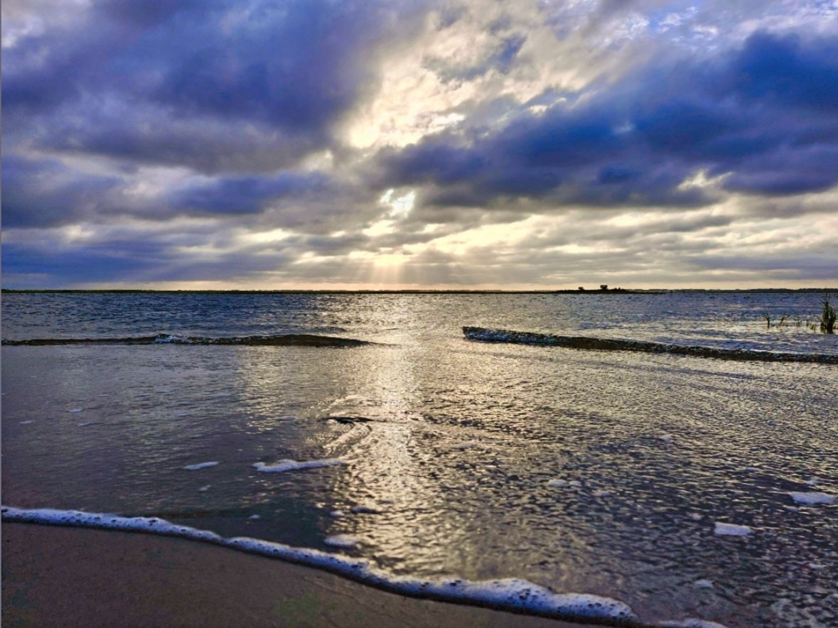 Gracing your timeline with beautiful skies…