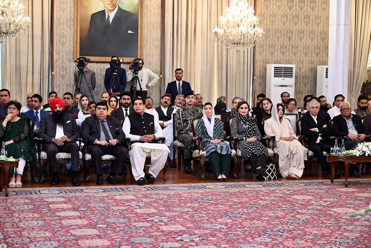 Vijay Kumar M (@vijaykumarm_) on Twitter photo اسلام آباد: خاتونِ اول بی بی آصفہ بھٹو زرداری کی ایوانِ صدر میں اقلیتوں کے قومی دن کے موقع پر تقریب میں شرکت
#PPPVoiceOfMinorities
#NationalMinorityDay
<a href="/AseefaBZ/">Aseefa B Zardari</a> اسلام آباد: خاتونِ اول بی بی آصفہ بھٹو زرداری کی ایوانِ صدر میں اقلیتوں کے قومی دن کے موقع پر تقریب میں شرکت
#PPPVoiceOfMinorities
#NationalMinorityDay
<a href="/AseefaBZ/">Aseefa B Zardari</a>
