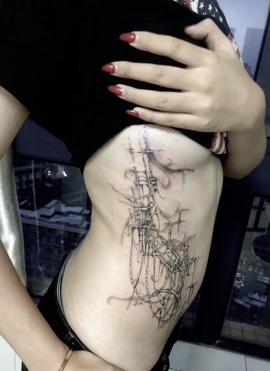 linytattoo's tweet photo. 我要鲜红的🩸 https://t.co/UoSl38ZQ7G