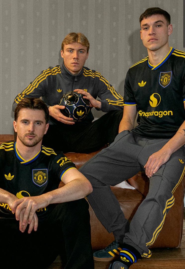 Manchester United’s third kit for the season is a BANGER! 🖤🤝