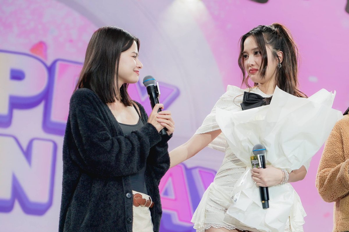 dailyboomm's tweet photo. "ฟรีน สโรชา" เสิร์ฟอะไรใหม่ๆ ฉลองวันเกิด27ปี INFREENNITY ทอล์คโชว์ความลับซุปตาร์ 
แฮปปี้ฟรีนเดย์ งานฉลองคอนเสิร์ตวันเกิด27ปีบริบูรณ์ ของซุปตาร์เกิร์ลเลิฟ "ฟรีน สโรชา จันทร์กิมฮะ" ที่ปีนี้ขอเสิร์ฟอะไรใหม่ๆ จัดทอล์คโชว์สุดพิเศษ "INFREENNITY เพราะรักไม่สิ้นสุด" #ฟรีนสโรชา #ฟรีนเบค‌ https://t.co/z3d5phhulM