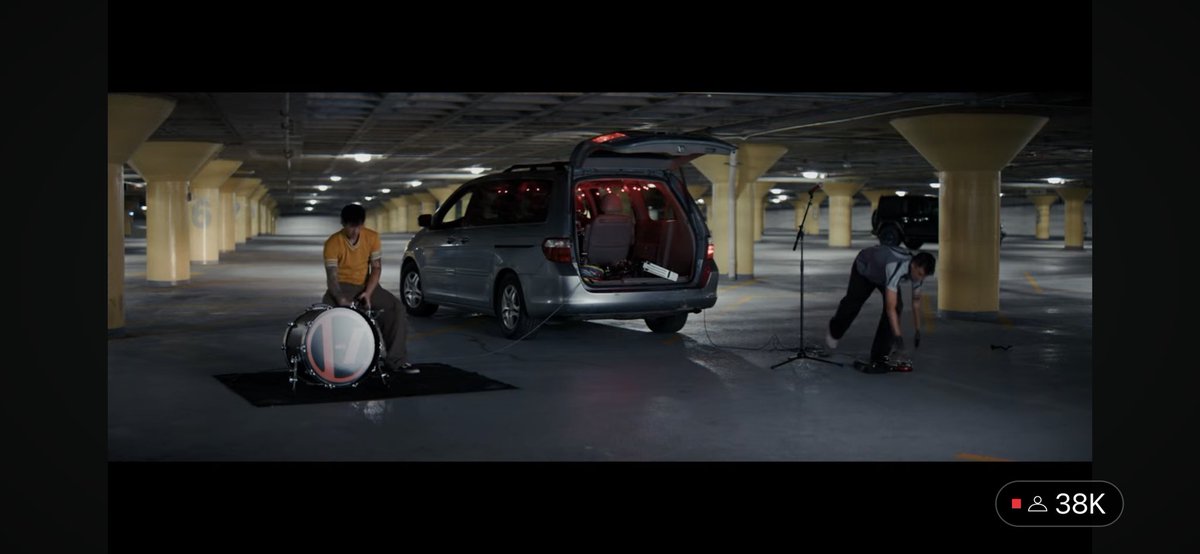 allisonwithapen's tweet photo. twenty one pilots going live on a random monday after a month of radio silence to give us a tutorial on how to set up their equipment https://t.co/1p0eTIFkZL
