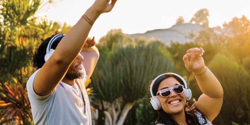 Headphones on. City off
🎧 Silent Disco Under the Stars debuts Aug 23 at Fairmont Waterfront
Dance across 3 live DJ channels—including local legend DJ Remsta—under the open sky
Your ticket includes a coastal cocktail (or zero-proof sipper)
#VancouverEvents bit.ly/4o4ecXZ