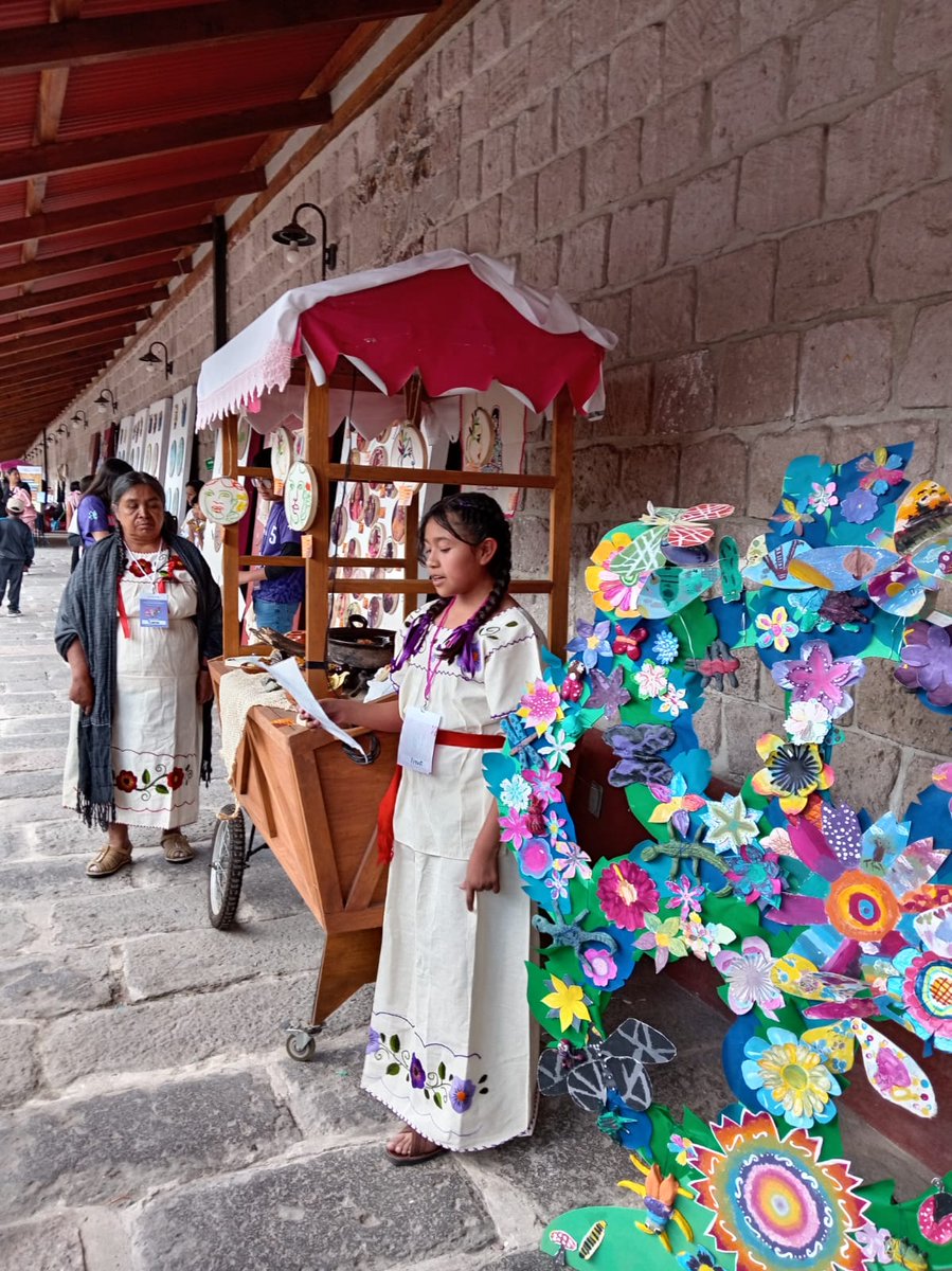 VinculaCultura's tweet photo. Los #SemillerosCreativos en #Hidalgo se reunieron para una Fiesta de las Culturas Comunitarias, liderada por niñas, niños y jóvenes, como un testimonio del talento y el afecto que florecen.

#CulturaComunitaria #TengoUnSueño #SomosSemillerosCreativos https://t.co/5KGhiMGHrk