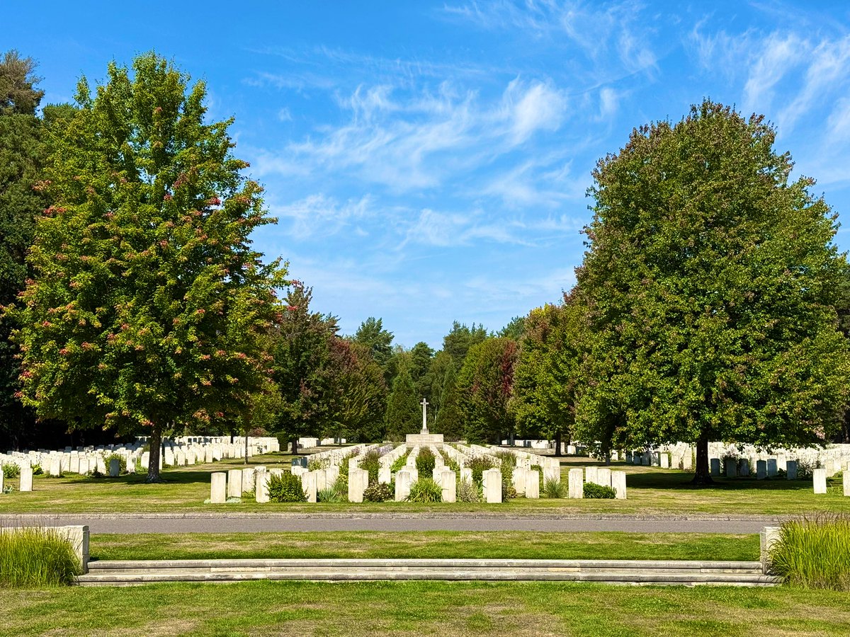 AlastairBruce_'s tweet photo. Filming today for @SkyNews to mark #ForgottenArmy as #VJDay80 approaches, on 15 August

Thanks to the @CWGC at Brookwood https://t.co/GDGDzECebn
