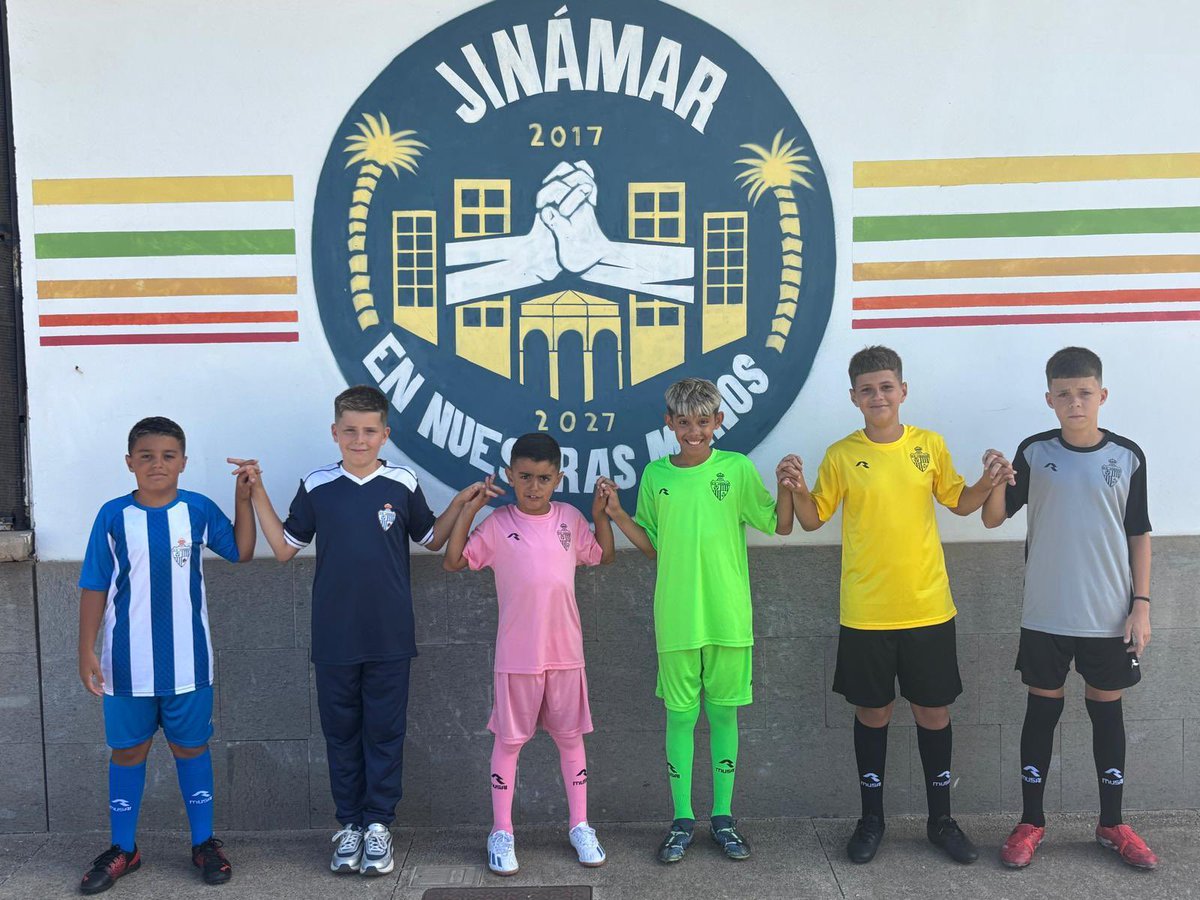 Udjinamar1975 (@udjinamar1975) on Twitter photo Unidos a <a href="/JinamarENM/">Jinámar En Nuestras Manos</a> 🤍💙
🤝 Jinámar en nuestras manos comprende al conjunto de acciones encaminadas a mejorar la vida en la zona.
⚽️ Promueve el deporte como herramienta de unión y bienestar
ℹ️ Puedes informarte y participar en las redes sociales y en jinamarentusmanos.es Unidos a <a href="/JinamarENM/">Jinámar En Nuestras Manos</a> 🤍💙
🤝 Jinámar en nuestras manos comprende al conjunto de acciones encaminadas a mejorar la vida en la zona.
⚽️ Promueve el deporte como herramienta de unión y bienestar
ℹ️ Puedes informarte y participar en las redes sociales y en jinamarentusmanos.es