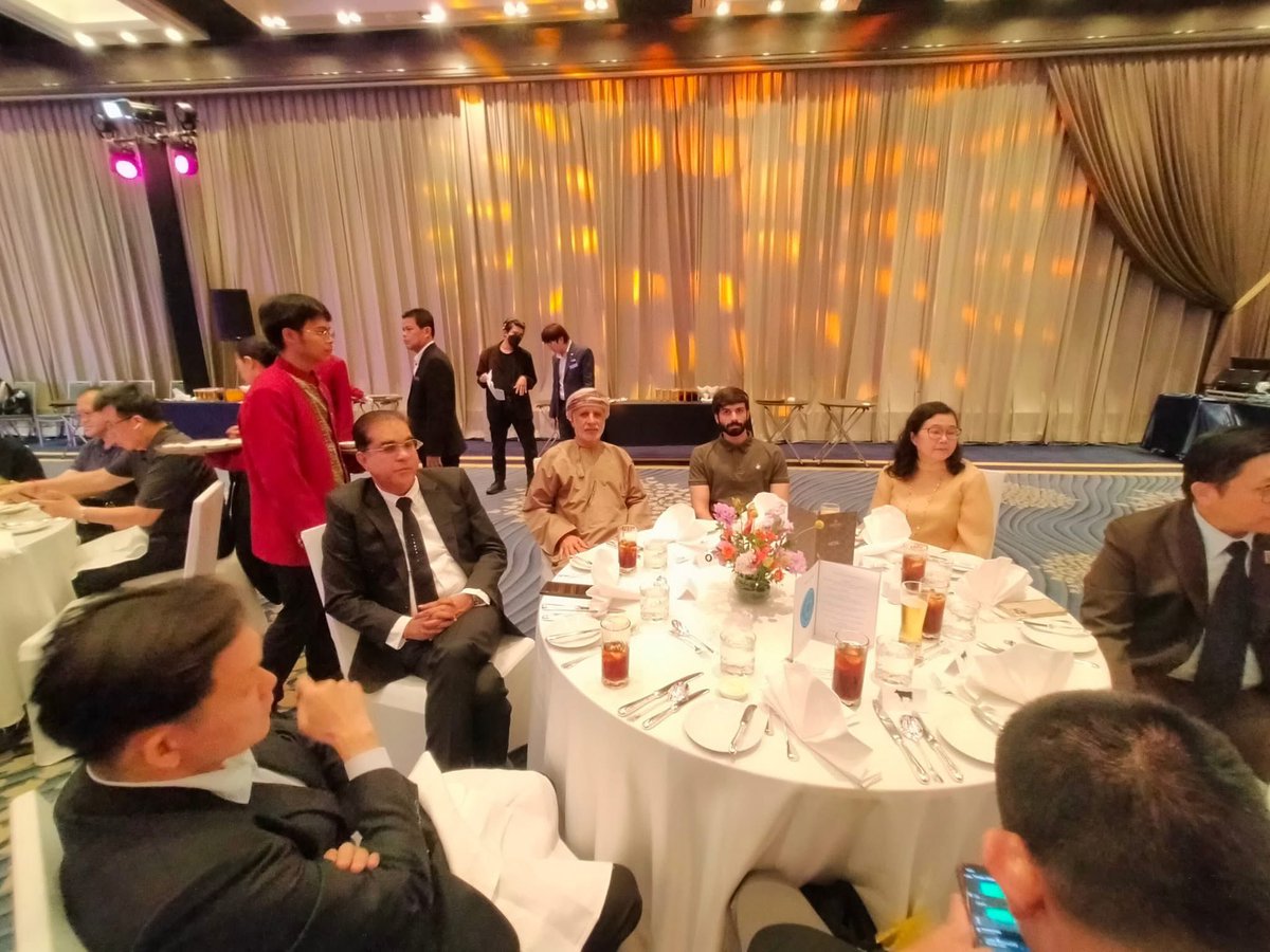 من حفل ختام المعرض الآسيوي للطوابع - تايلاند ٢٠٢٥ 🇹🇭، في العاصمة التايلندية بانكوك ، حيث تم تكريم الاستاذ حاتم العطار لحصوله على الميدالية الفضية المذهبة .