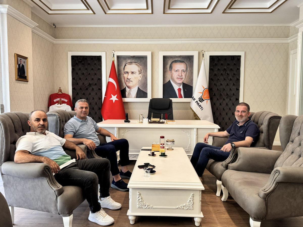 Alanya Yenilikçi İş İnsanları Derneği Başkanı Avni Erdoğan ve İş İnsanı Ali Balta’yı İlçe teşkilat binamızda misafir ettik.

Nazik ziyaretleri ve hoş sohbetleri için teşekkür ederiz.

<a href="/alicetin_07/">Ali Çetin</a> 
<a href="/mehmetsarani/">Mehmet Şarani Tavlı</a>