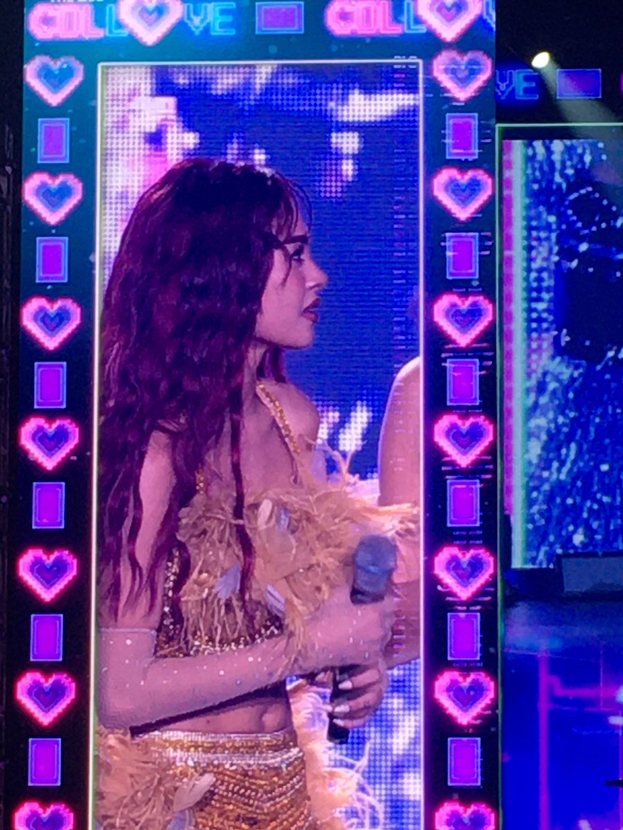 dontmindmepsh's tweet photo. Face Card+ Talent + the aura of this girl on stage r insane!! 🔥🔥 @BonifacioAc #ColLoveSaAraneta #AcBonifacio #PBBColLove #pbbcolloveconcert https://t.co/jr1hRt44Nb