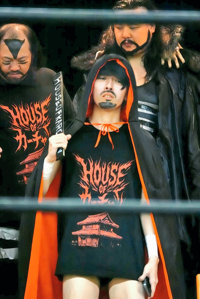 nana_aoi22's tweet photo. 入場がカッコ良すぎ！

#bEVIL
#CHIVIL
#成田連
#HOK
#SUGAMOプロレス https://t.co/VIciolulWh