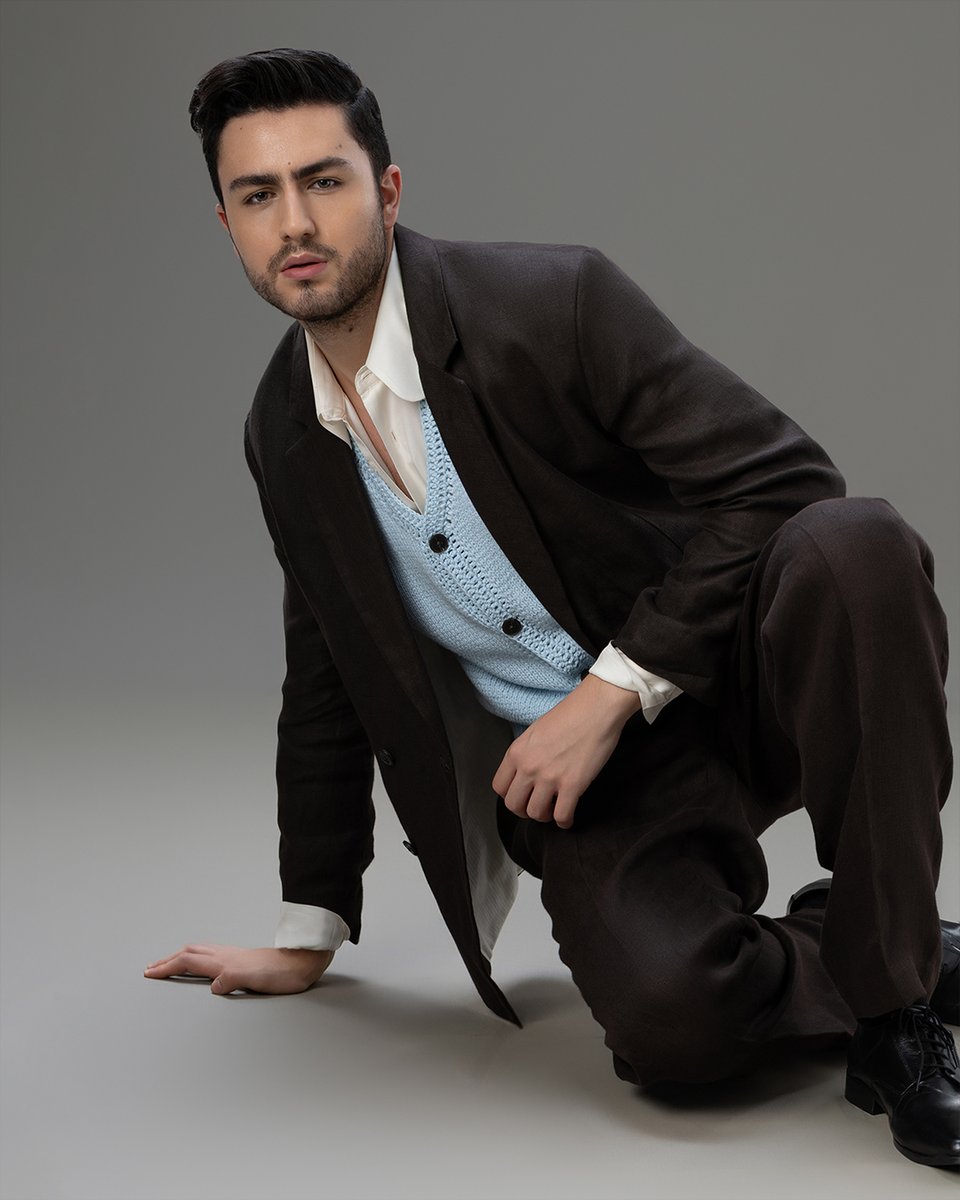 inspanishmgz's tweet image. Magia Crepuscular
 Colección Primavera Verano 2025
Diseño @ScutaroGiovanni
Foto  @tony_iorio
Estilismo y maquillaje: Edward Mendoza
Producción: Samanta Martinez
#fashionstyle #moda #fashionphotographer #model #runway