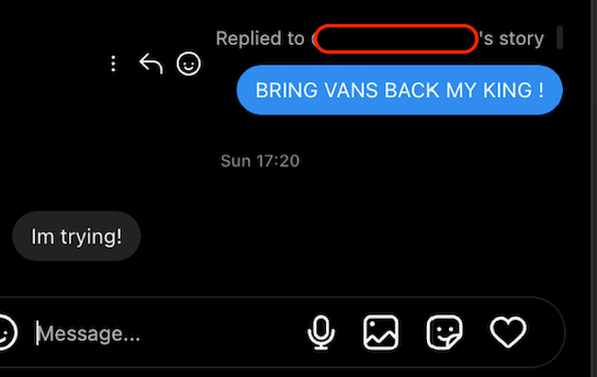 $VFC #Vans #SneakerNews 
🚨Vans is working on a sneaker collaboration with a powerhouse brand that could drive HUGE sales and traffic.

I'm not going to disclose which brand but below is the conversation between myself and the creative lead of the powerhouse brand.  

Me : "BRING