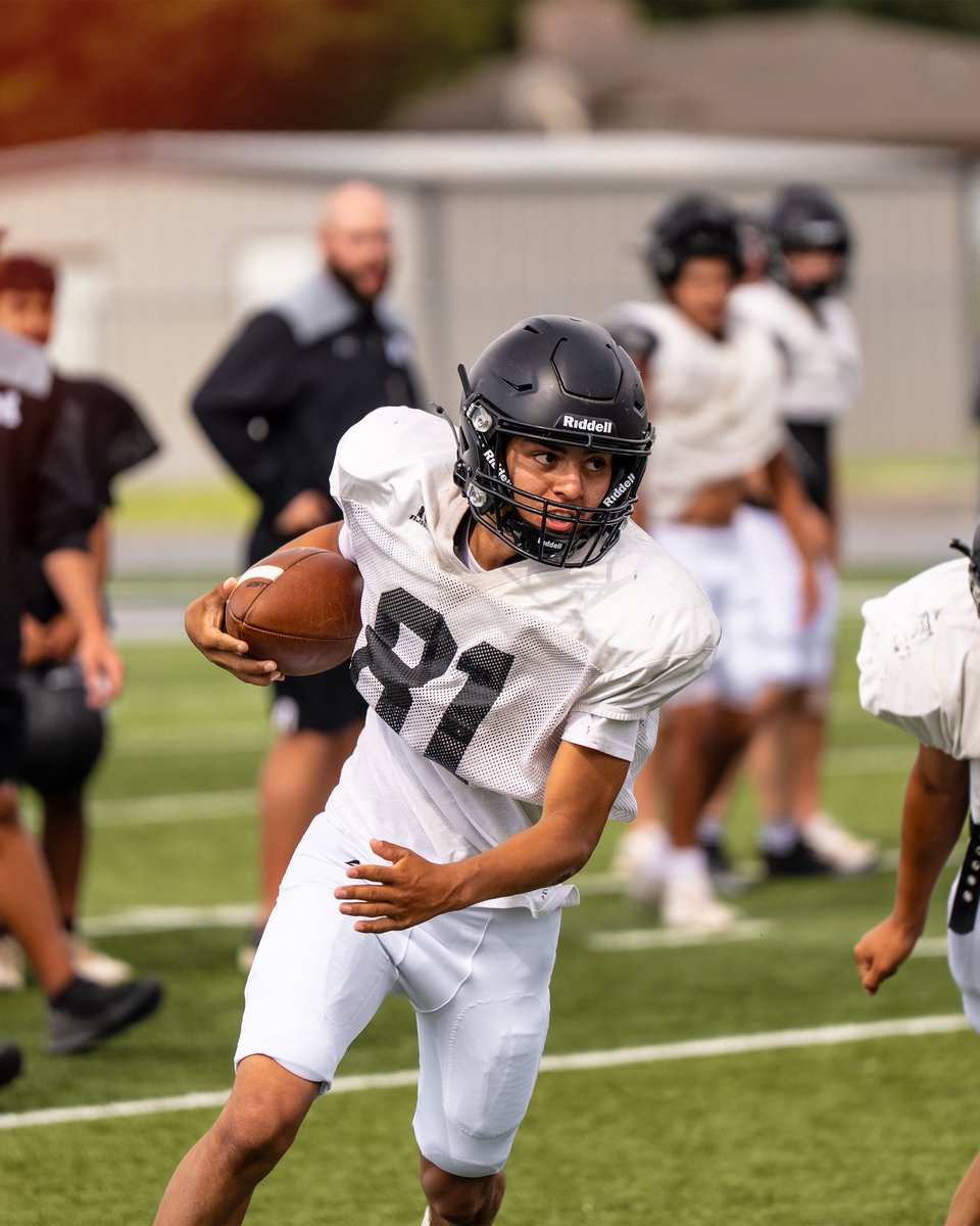 LukeDelToro2's tweet photo. Muleshoe Football - 2025 fall camp https://t.co/L4dPTWpEQ4