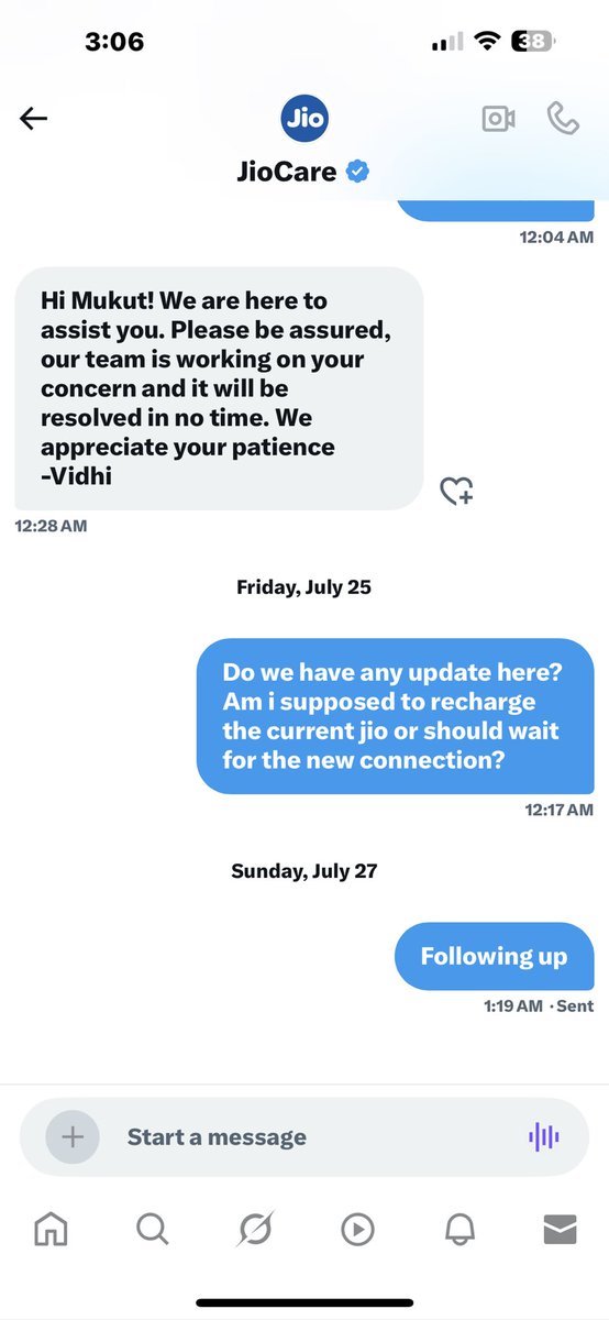 chakramukut's tweet photo. @reliancejio @JioCare is quick to respond when you post something publicly. But i want to show what happens behind the scenes. The moment it moves from public to inbox, they go completely silent and don’t give a s**t about their customers. https://t.co/sxs6OE4zOD