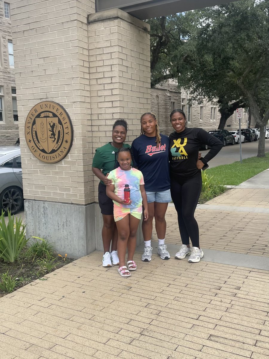 saylr_mouton's tweet photo. I’m so blessed to receive an offer from Xavier University💚💛, Thank you Coach K and Coach Dorsey for hosting a wonderful visit. #AGTG #uncommitted2026 @CoachKAnderson https://t.co/gMSuAXhYq8