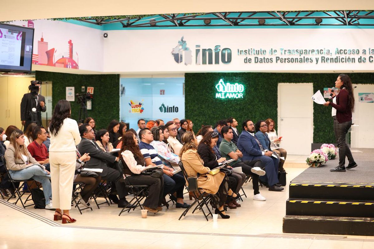 <a href="/lauraenriquezr/">Laura L. Enríquez Rodríguez</a> <a href="/Clauss_Escoto/">Claudia E.</a> 📉 Alejandro Arellano Torres, Subdirector de Verificación de Cumplimientos del #INFOCDMX, explicó el concepto de vulneración de seguridad y la normativa aplicable, así como los procesos para notificar tanto al órgano garante como al titular. También detalló qué ocurre cuando el