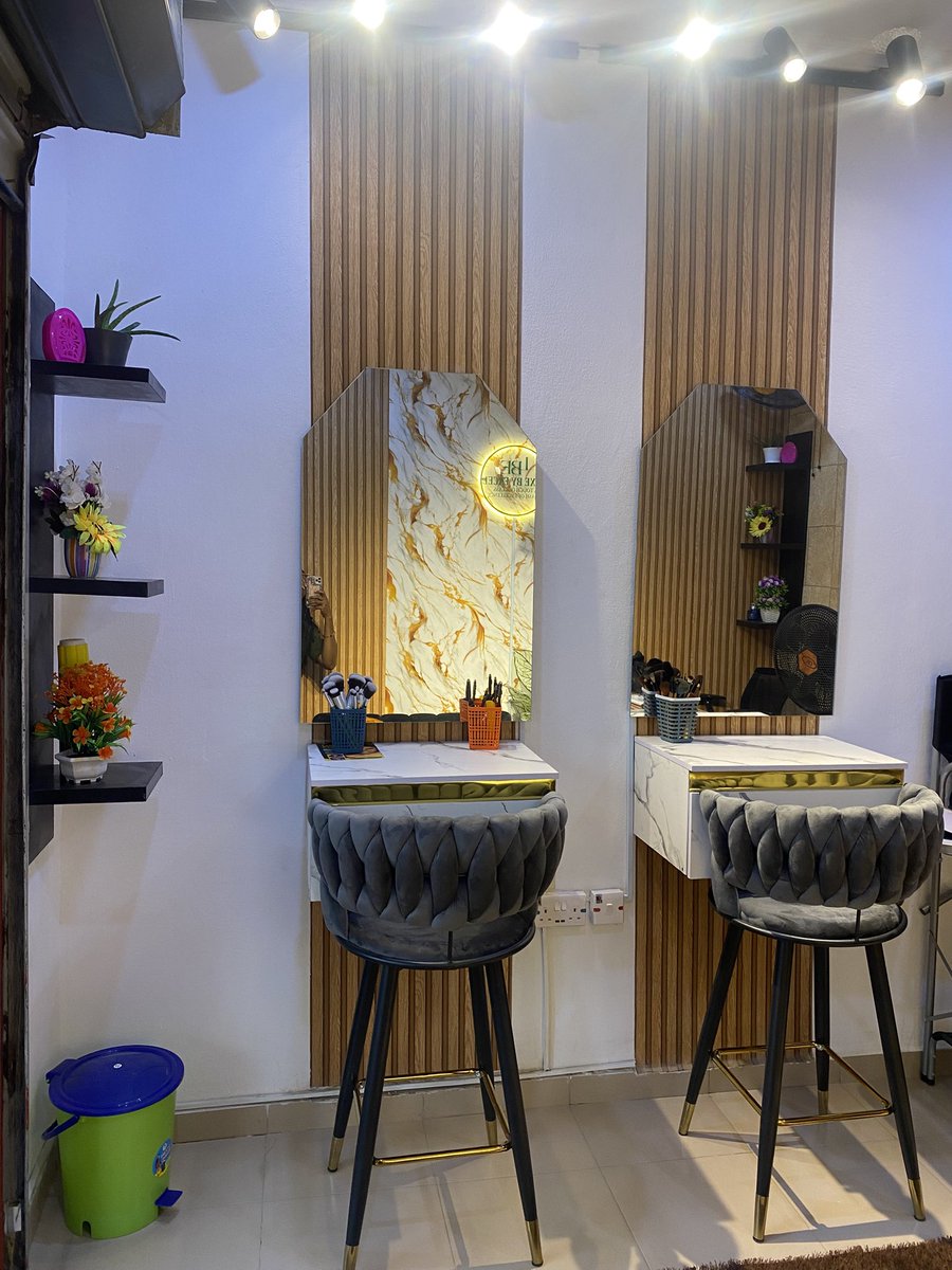 luxeby_excel's tweet photo. Some amazing pictures of our makeup studio. A place specifically crafted for everyone.

#makeupstudio #luxebyexcel https://t.co/zKwC0XgHOJ