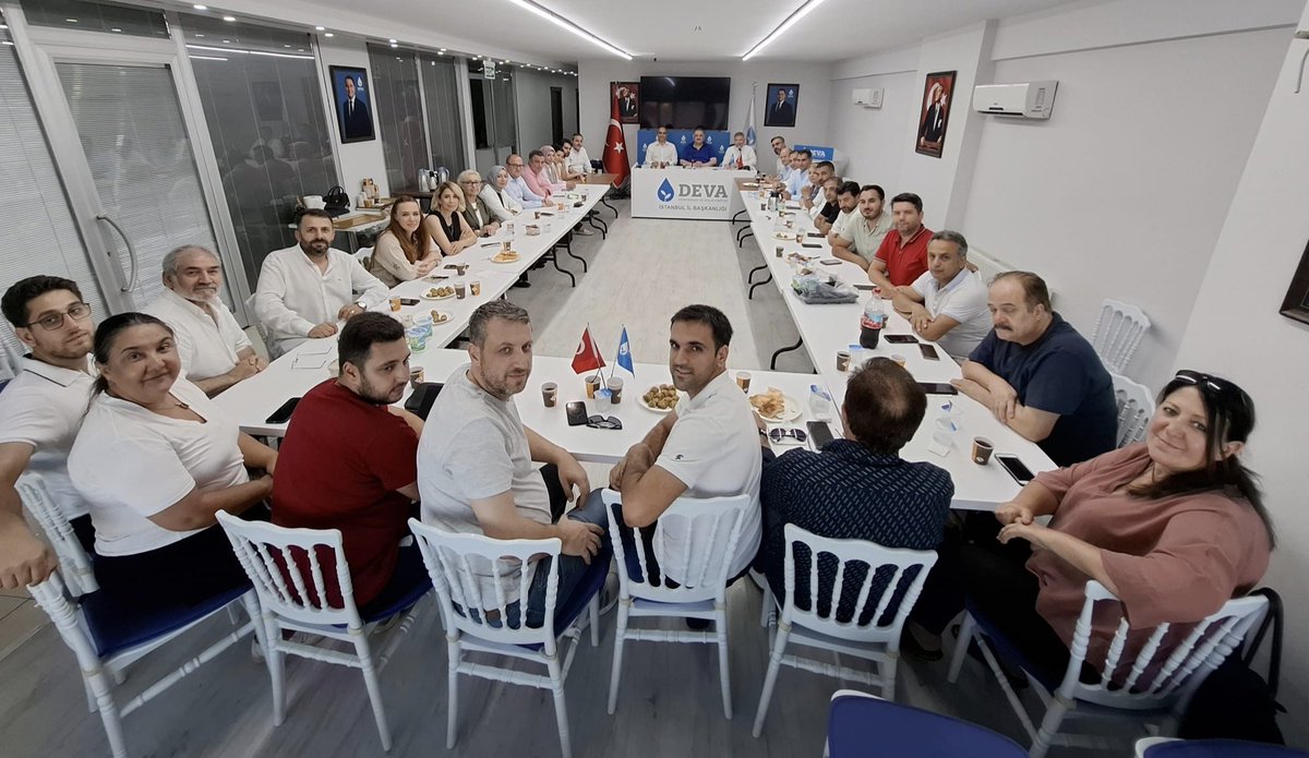 📍DEVA Partisi İstanbul İl Başkanlığımızdayız

İstanbul İl Yönetim Kurulu Haftalık Olağan Toplantımızı gerçekleştirdik.

İl yönetim kurulu üyelerimiz ve ilçe başkanlarımızla bir araya gelerek çalışmalarımızı değerlendirdik; yol haritamızı birlikte şekillendirdik.

#DEVAYolu'nda