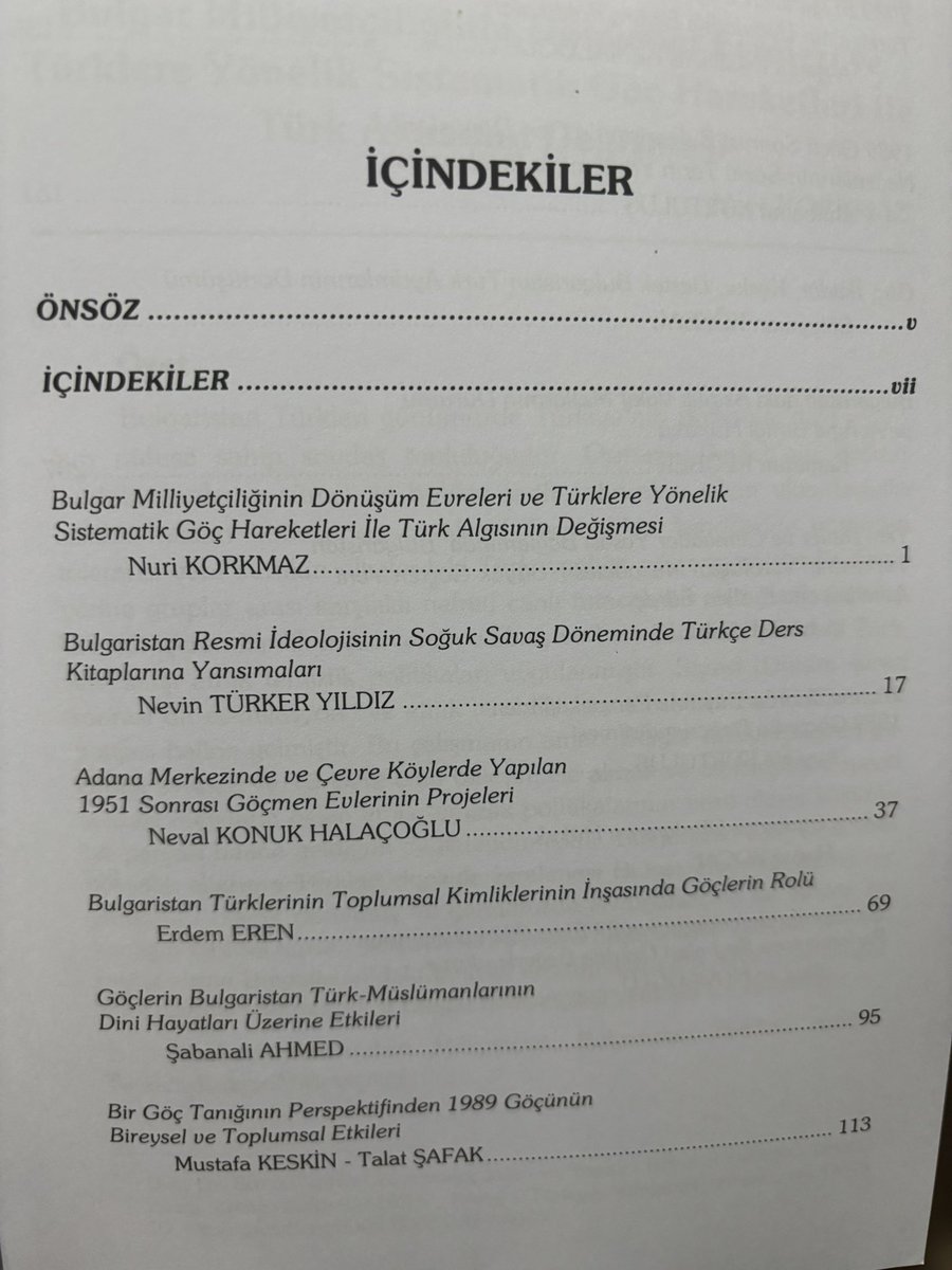 KonukNeval's tweet photo. Kahvemi aldım, sayfalarına göç hikâyeleri sinmiş bir kitapta kendi makalemi okumak gibisi yok..Bulgaristan’dan 1989 yılında yapılan Türk Göçü ile ilgili olarak 35.yılda yapılan tek kaynak eser @eminbalkan  @bursabalgoc @yurtdisiturkler 
Balkan Türkleri bu acıları hiç yaşamasın! https://t.co/LhALDNrrHk
