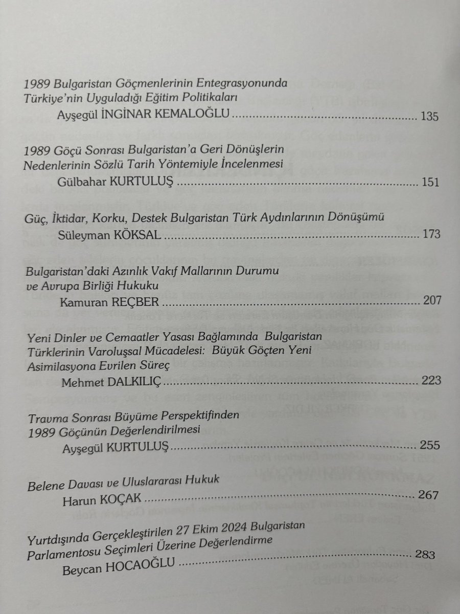 KonukNeval's tweet photo. Kahvemi aldım, sayfalarına göç hikâyeleri sinmiş bir kitapta kendi makalemi okumak gibisi yok..Bulgaristan’dan 1989 yılında yapılan Türk Göçü ile ilgili olarak 35.yılda yapılan tek kaynak eser @eminbalkan  @bursabalgoc @yurtdisiturkler 
Balkan Türkleri bu acıları hiç yaşamasın! https://t.co/LhALDNrrHk