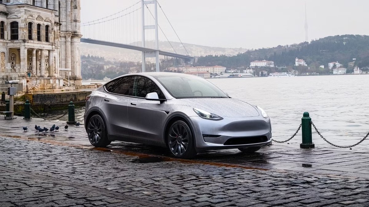 TESLARATI tweet media