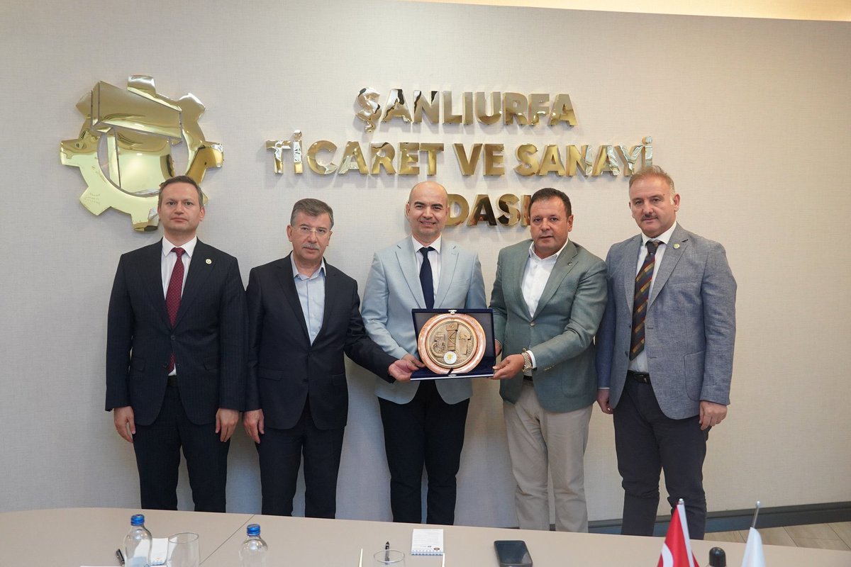 Harran Üniversitesi Rektörü Prof. Dr. Mehmet Tahir Güllüoğlu, Şanlıurfa TSO Başkanı Mehmet Yetim, Denizli OSB Teknopark Genel Müdürü Prof. Dr. Ersan Öz ve Şanlıurfa Teknokent Genel Müdürü Doç. Dr. Berkan Aydilek ile “Ekosistemde Teknogirişimcilik” programında buluştuk.