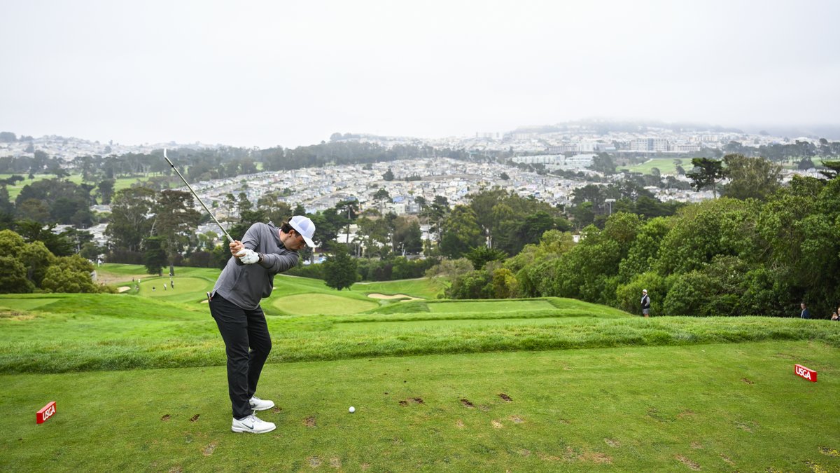 USGA's tweet photo. Golf in San Fran.

Nothing like it. https://t.co/fmzzW1l7yR