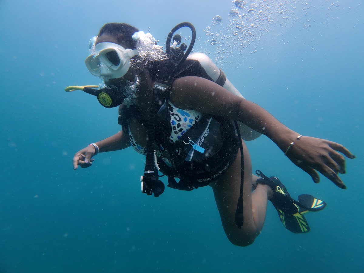 UjuAnya's tweet image. So, August 4th was my 49th birthday. My beloved wife and number one dream fulfiller, Sirry Alang, took me to Bangkok and Phuket in Thailand to celebrate. Here’s a thread 🧵🧶🧵of this unforgettable 🇹🇭 journey.