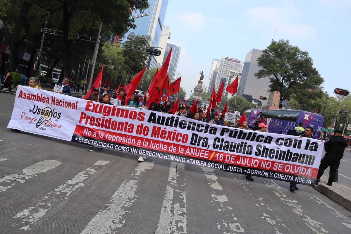 ANUEE_MX's tweet photo. Lo decimos claro: no vamos a retroceder. Si creen que con la represión van a quebrar nuestra voluntad, se equivocan. https://t.co/zr0GrnRSWS