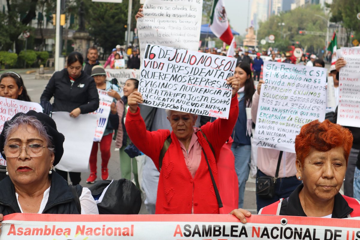ANUEE_MX's tweet photo. Lo decimos claro: no vamos a retroceder. Si creen que con la represión van a quebrar nuestra voluntad, se equivocan. https://t.co/zr0GrnRSWS