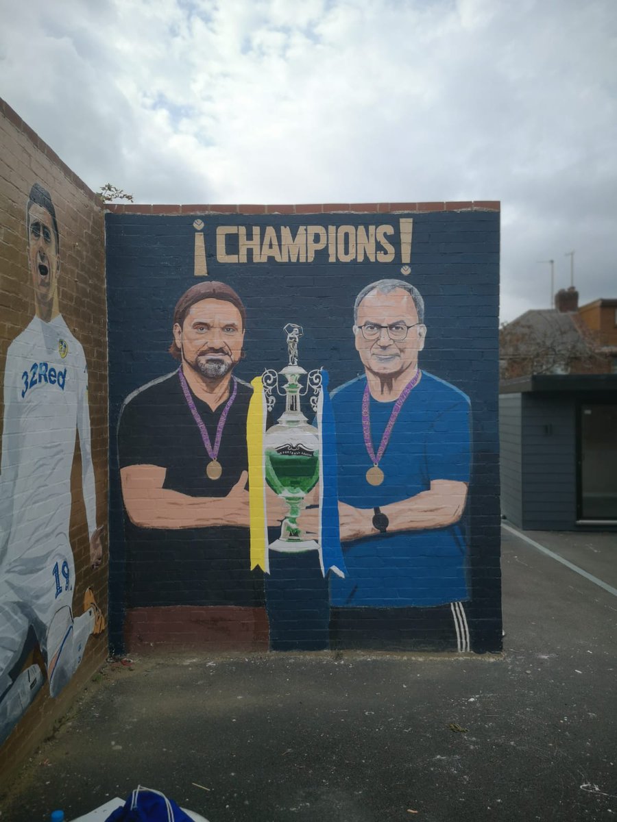 Hi all, DF &amp; MB mural 99% finished now. It's not my fave TBH but I hope there's plenty to like. MOT! It's 14 foot high on a side wall on the land opposite Billy's Bar on Elland Road. Starting work on a Limited Edition mural tomorrow! Please RT and spread the💙🩶💛