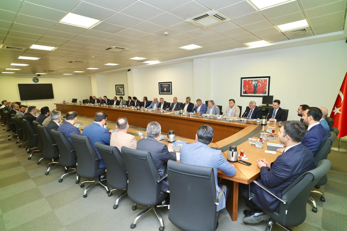 İlçe Başkanları toplantımıza katılan Dünya Etnospor Birliği Başkanı Sn. Bilal Erdoğan'a; “Gençlik, Spor ve Gelecek” ile ilgili kıymetli değerlendirmeleri için teşekkür ediyorum.