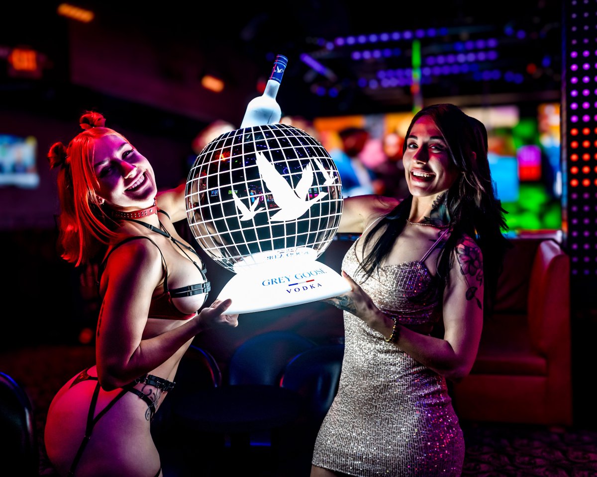scarlettcabaret's tweet photo. Bottle service, lunch vibes, pole stars shining — the party’s just as fire at 3pm as it is at 3AM. 🔥🥂 #ScarlettsMiami #DayToNight #PoleStars #BottleServiceGoals https://t.co/6ygNcicahm