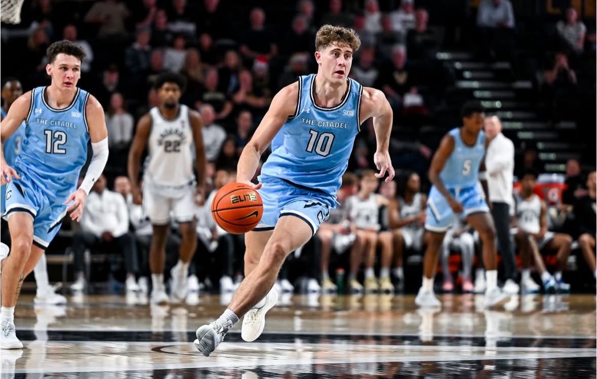 Bulldogs in the Pros 💪🏼 

Congrats to Brody Fox on signing with Keila KK!

#TogetherWeAttack