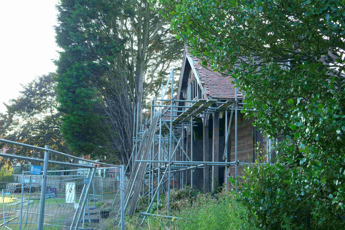 thevicsoc's tweet photo. Action by the Victorian Society and local community brings about enforcement of repairs to the rare Bramcote Victorian Tennis pavilion in #Scarborough.
Read more: https://t.co/lOuSP7mMBP
#TopTen24 https://t.co/SP6pd2r7C5