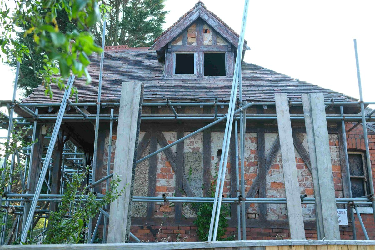 thevicsoc's tweet photo. Action by the Victorian Society and local community brings about enforcement of repairs to the rare Bramcote Victorian Tennis pavilion in #Scarborough.
Read more: https://t.co/lOuSP7mMBP
#TopTen24 https://t.co/SP6pd2r7C5