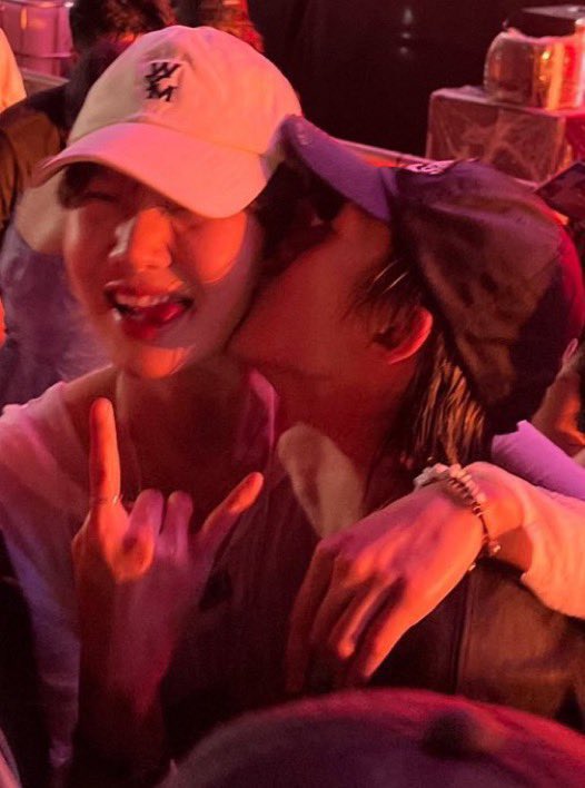 มึงงงงงงงงงงงงงงง กุไปอยุ่ไหนมาทำไมไม่เคยเห็นนนนนนน