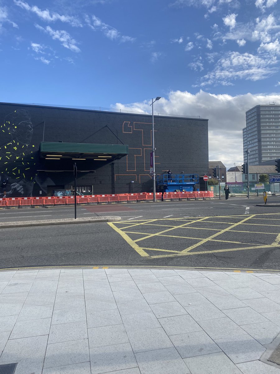 Nice new Sunderland mural going up on the back of Marks and Spencers in town. #safc