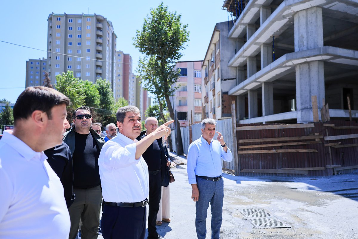 tevfikgoksu's tweet photo. İstanbul’umuzun kültürel hafızasına sahip çıkıyor, Mimar Sinan’ın Esenler’de inşa ettiği Avas Su Kemeri’ni ihya ediyoruz.

Kentsel dönüşümle çehresini yeniden düzenlediğimiz tarihi yapıyı Su Kemeri Vadisi’ne dönüştüreceğimiz çalışmaları ekip arkadaşlarımızla birlikte yerinde inceledik, mahalle sakinlerimizle fikir alışverişinde bulunarak projemizi anlattık.