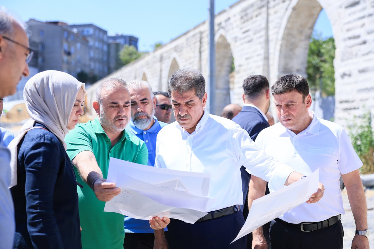 tevfikgoksu's tweet photo. İstanbul’umuzun kültürel hafızasına sahip çıkıyor, Mimar Sinan’ın Esenler’de inşa ettiği Avas Su Kemeri’ni ihya ediyoruz.

Kentsel dönüşümle çehresini yeniden düzenlediğimiz tarihi yapıyı Su Kemeri Vadisi’ne dönüştüreceğimiz çalışmaları ekip arkadaşlarımızla birlikte yerinde inceledik, mahalle sakinlerimizle fikir alışverişinde bulunarak projemizi anlattık.