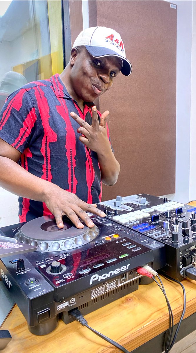 Tune in to <a href="/GhettoRadio895/">Ghetto Radio</a>  right now for #JAHMROCKDOBA, where I @charradeejay is taking control of the airwaves ! Get ready for a smooth blend of laid-back tunes that will elevate your mood and set the perfect vibe.