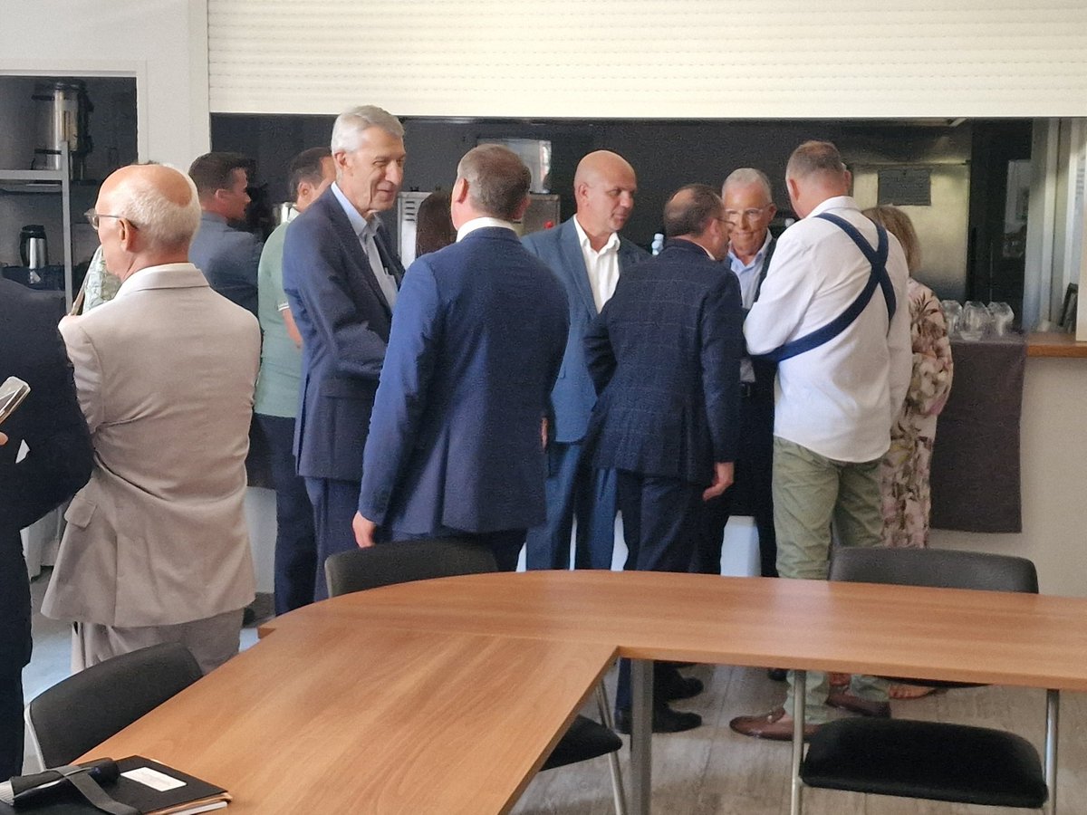 Gilles Simeoni (@gilles_simeoni) on Twitter photo Le Ministre <a href="/yannickneuder/">Dr. Yannick Neuder</a> valide la création d'un CHU multi-sites pour 2030 et la trajectoire y menant. Un projet majeur pour la Corse, porté par le Conseil exécutif, co-construit avec @univcorse et les acteurs de la santé et voté à l'unanimité par l'Assemblée de Corse en 2023. Le Ministre <a href="/yannickneuder/">Dr. Yannick Neuder</a> valide la création d'un CHU multi-sites pour 2030 et la trajectoire y menant. Un projet majeur pour la Corse, porté par le Conseil exécutif, co-construit avec @univcorse et les acteurs de la santé et voté à l'unanimité par l'Assemblée de Corse en 2023.