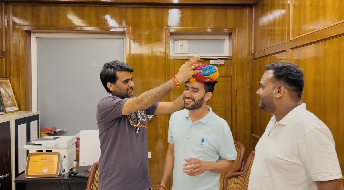 sonupaota's tweet photo. राजस्थान युवा कांग्रेस का प्रदेश महासचिव बनने पर आज अलवर से कांग्रेस के लोकसभा प्रत्याशी रहे व मुण्डावर के लोकप्रिय विधायक बड़े भाई श्री ललित यादव जी से मिलकर नई ज़िम्मेदारी के लिए धन्यवाद व आभार व्यक्त किया। 
@lalityadavinc 
#mla_mundawar ❤️ https://t.co/35NOUH11jf