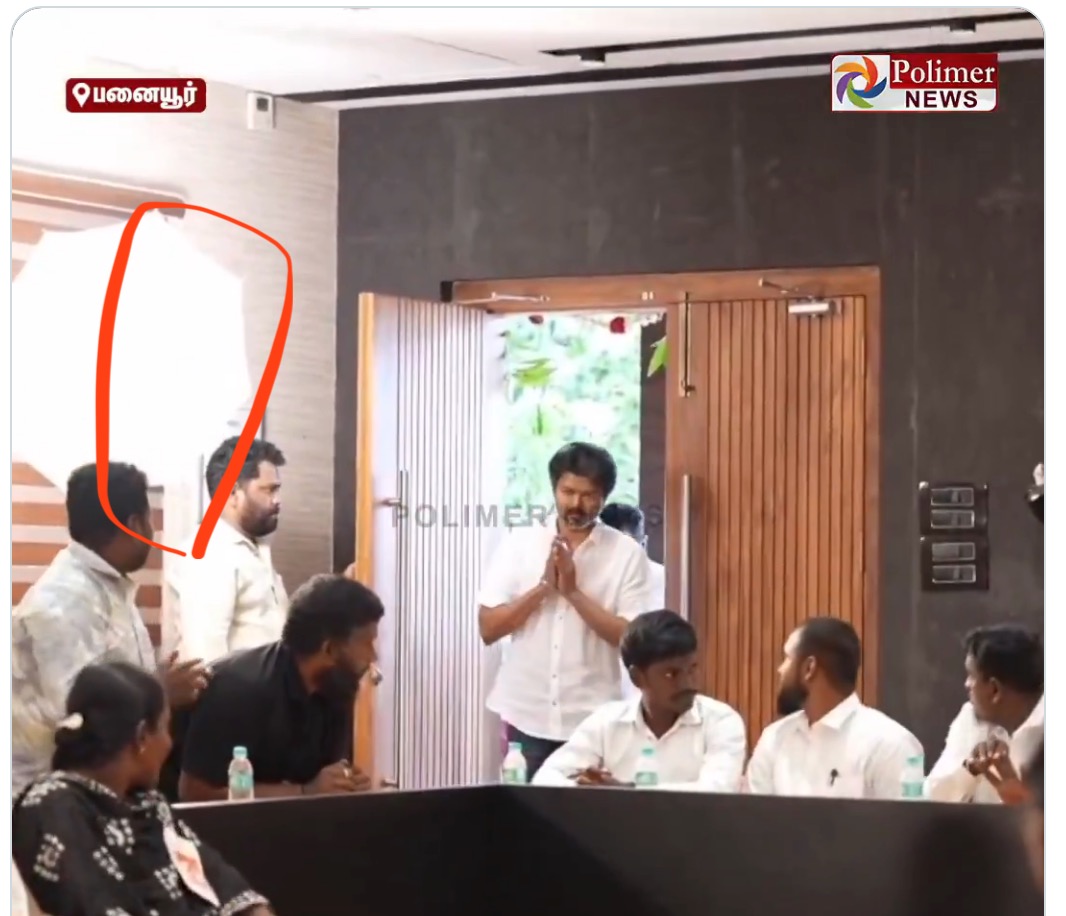 MaridhasAnswers's tweet photo. தூய்மை பணியளர்களை கூப்பிட்டு வச்சு கொடை லைட்டுனு முழு ஸ்டுடியோ லைட் செட்டப் பண்ணி படம் பிடிக்க ஏற்பாடு பண்ணி வக்கிற விளம்பரம் நல்லாவா இருக்கு!

தெரு,தெருவாய் கூட்டுவது பொது நல தொண்டு ஊரார் தெரிந்து கொள்ள படம்பிடித்தால் சுய நலம் உண்டு! https://t.co/hkMDPH2zcr