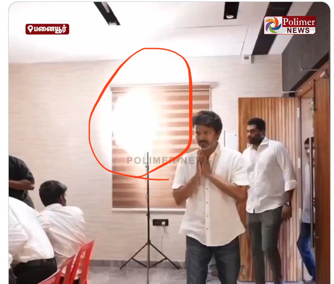 MaridhasAnswers's tweet photo. தூய்மை பணியளர்களை கூப்பிட்டு வச்சு கொடை லைட்டுனு முழு ஸ்டுடியோ லைட் செட்டப் பண்ணி படம் பிடிக்க ஏற்பாடு பண்ணி வக்கிற விளம்பரம் நல்லாவா இருக்கு!

தெரு,தெருவாய் கூட்டுவது பொது நல தொண்டு ஊரார் தெரிந்து கொள்ள படம்பிடித்தால் சுய நலம் உண்டு! https://t.co/hkMDPH2zcr