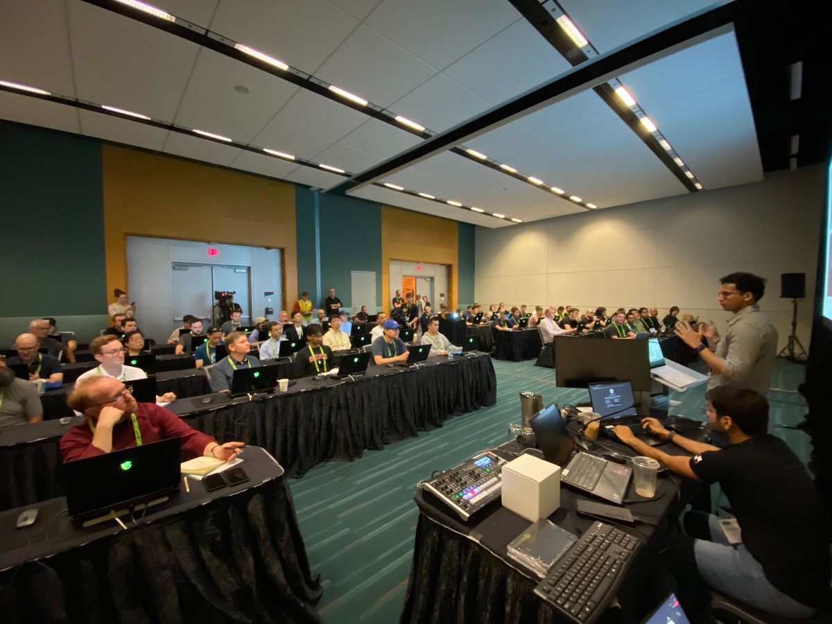 genrobotics_ai's tweet photo. Packed lab at #SIGGRAPH2025.
Laptops open. Robots learning new AI skills — live, in-browser. https://t.co/swyOv6x3pA